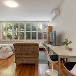 Bay Court I - Spacious Studio Next To Hayes Beach